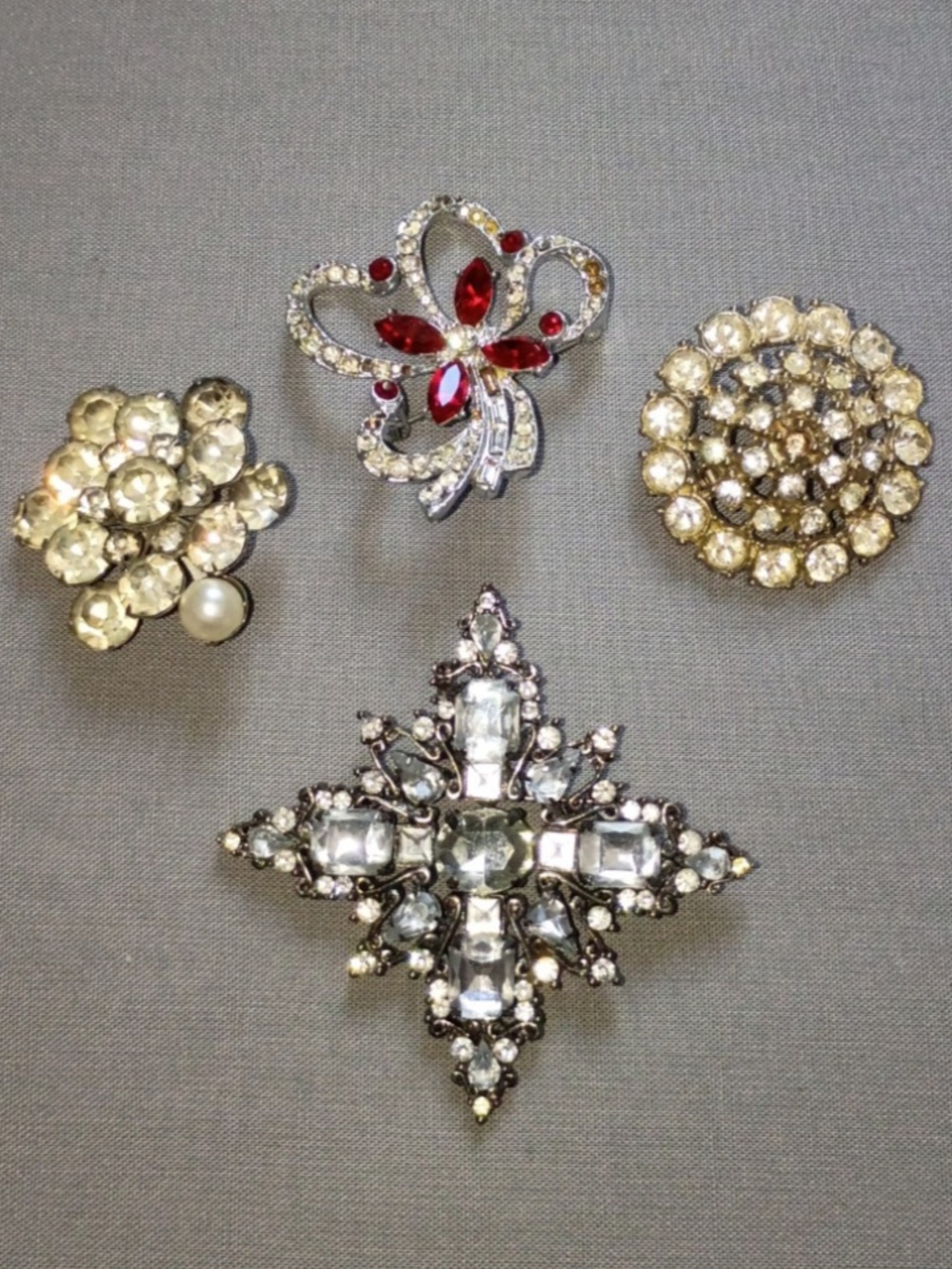 4- VTG Rhinestone Clear Silver Red Flower Ornate Brooches